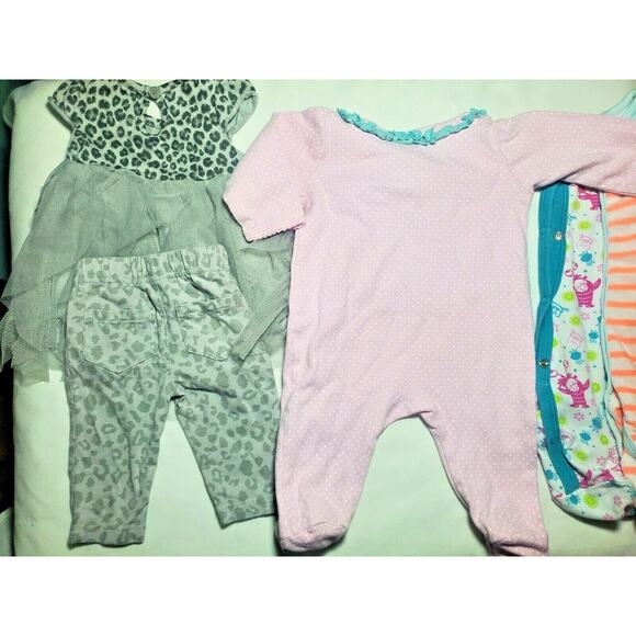 Carters Disney Cherokee Baby Girl Lot Newborn NB 0-3 Outfit Set Sleepers Pajamas - Picture 5 of 7